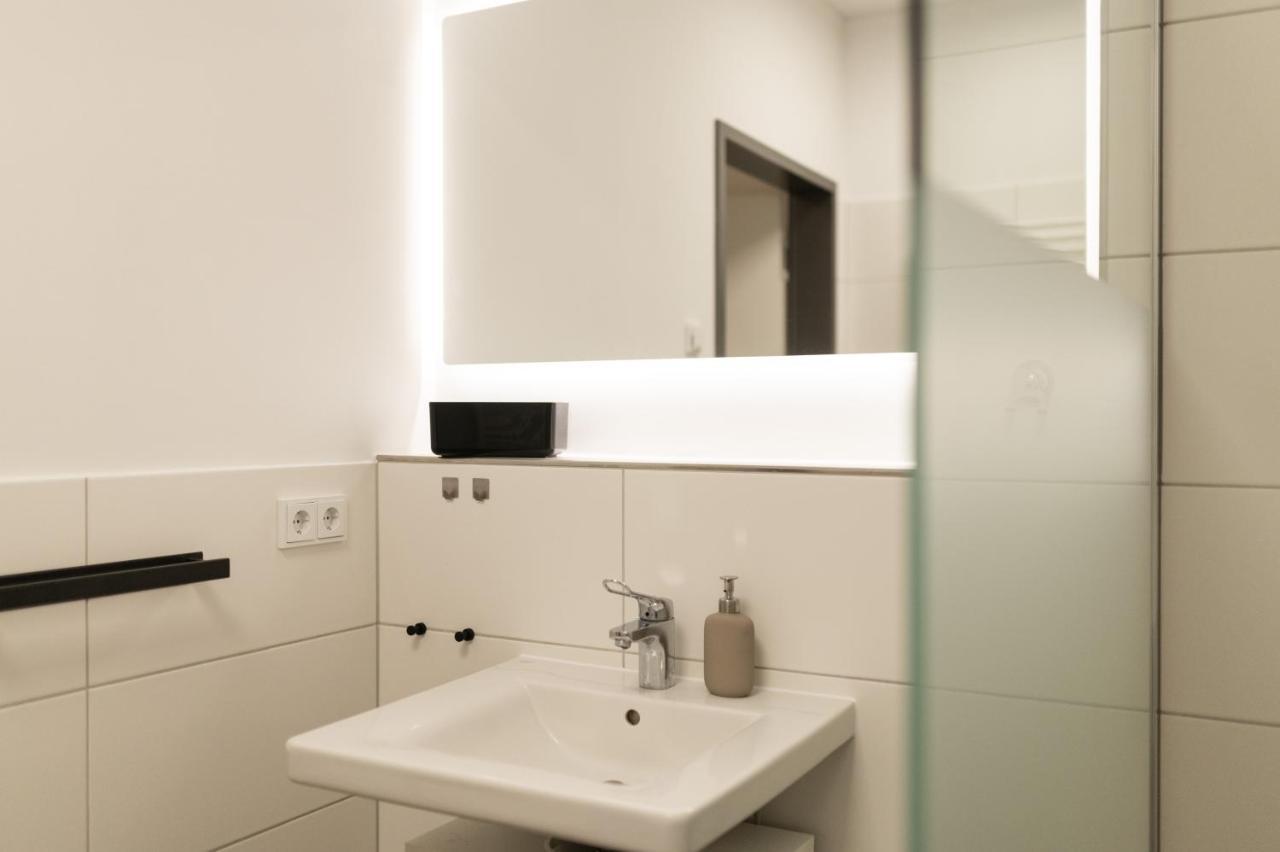 Dwellstay - Modernes Apartment I 55Qm I 2 Zimmer I Kueche I Bad I Terrasse I Tv I Wlan 巴特赫尔斯费尔德 外观 照片